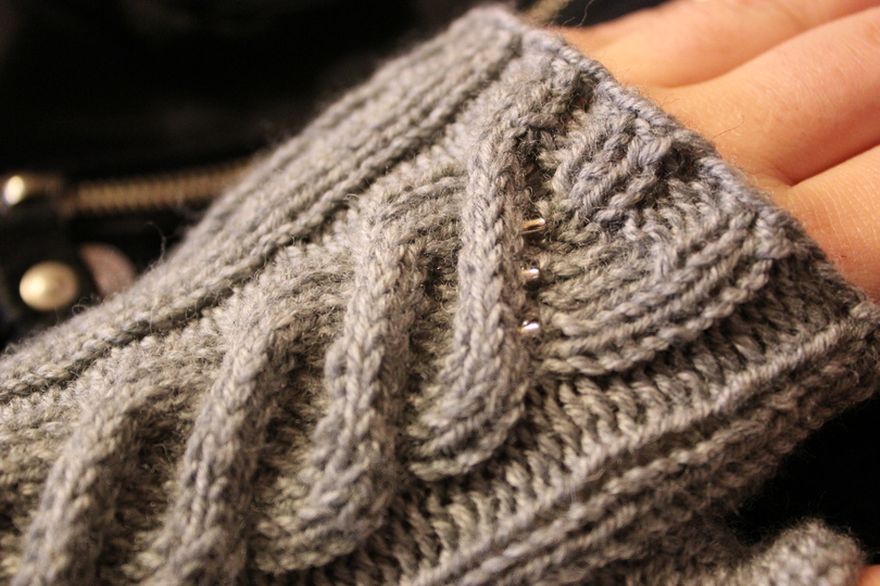 Connemara fingerless mitts mittens gloves