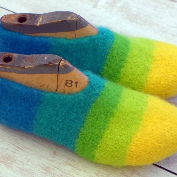 Knitting felting