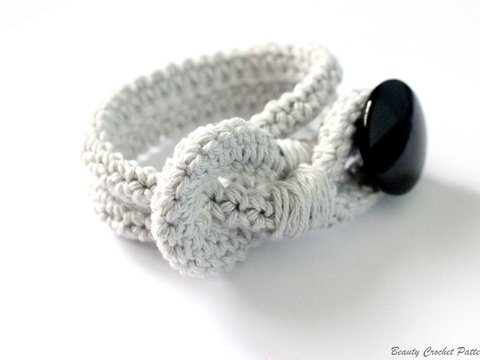Crochet Bracelet With Button 