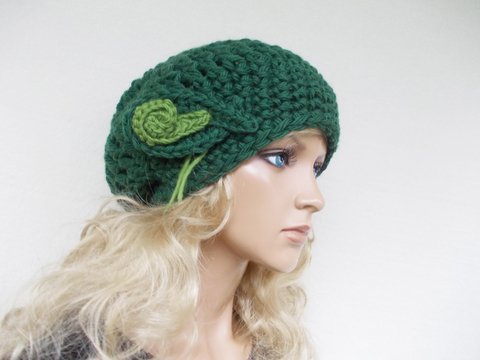 gehäkelte Beanie "woolshell" mit schöner Häkelblüte/Häkelmuschel, Häkelmütze