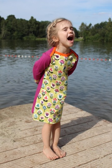 RHEAs dress / shirt pattern, American neckline, sizes 110-152 / 5-12 yrs.