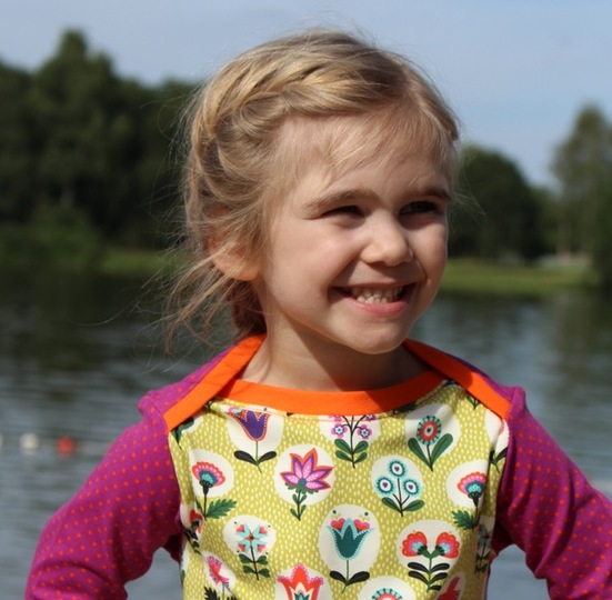 RHEAs dress / shirt pattern, American neckline, sizes 110-152 / 5-12 yrs.