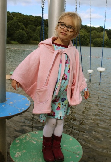 RHEAs dress / shirt pattern, American neckline, sizes 110-152 / 5-12 yrs.