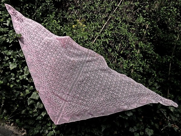 Knitting pattern shawl, wrap Seray