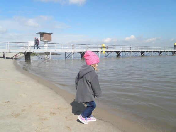 LILIAs jacket (with a flower) pattern , sizes 110-152 / 5-12 yrs. - Image 3