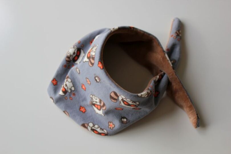 Nähanleitung: Kuscheliges Babyhalstuch zum Wenden