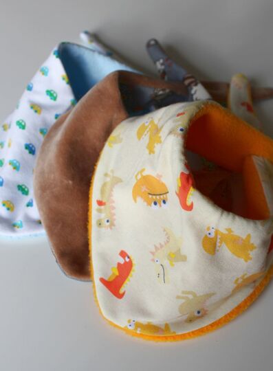 Nähanleitung: Kuscheliges Babyhalstuch zum Wenden