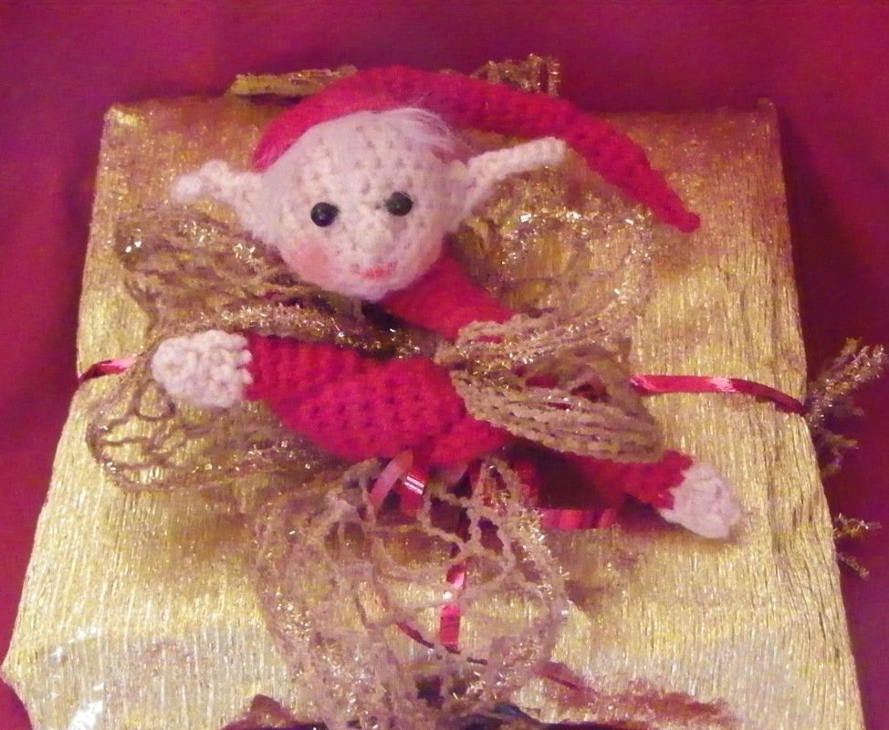 Häkelanleitung für einen Paketschmuck-Kobold (Packerl, Paket, Anhänger) - Pimp your Packerl - Bild 7