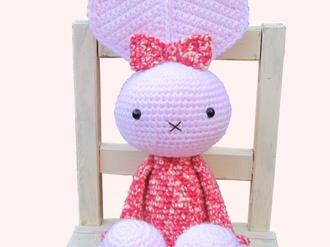 Hab-mich-lieb-Hase Amigurumi Häkelanleitung