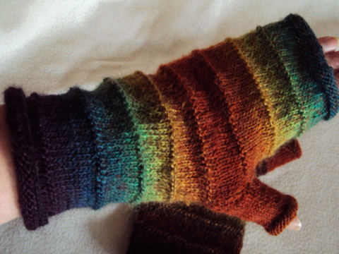 Regenbogenstulpen, Strickanleitung für Handstulpen aus Sockenwolle