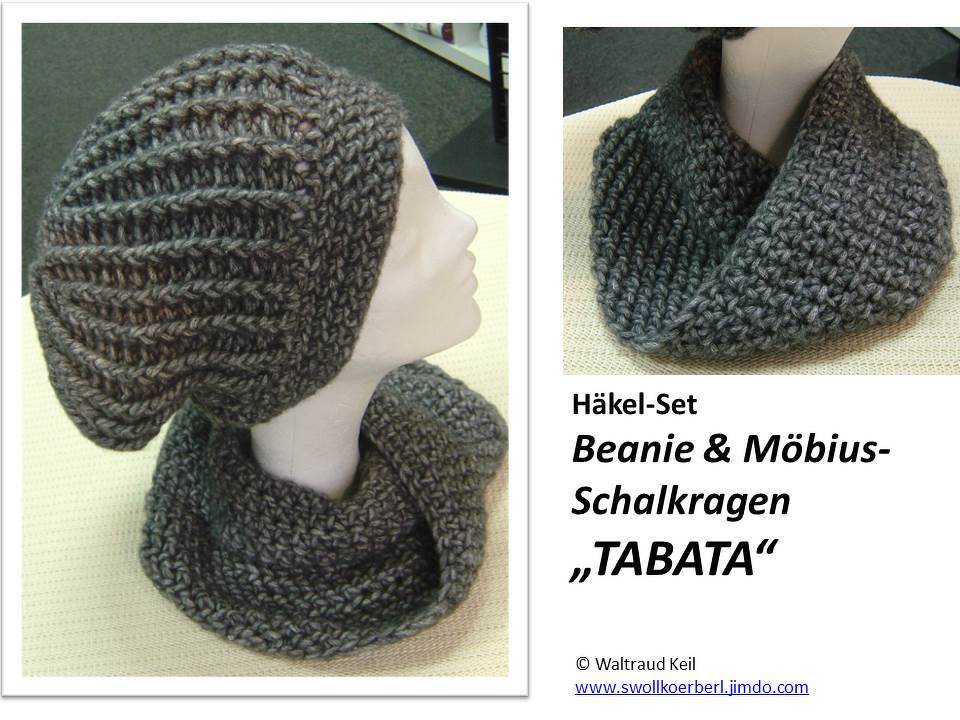 Gehäkeltes Set aus grau-beiger Beanie-Mütze mit Rippenmuster und passendem Möbius-Schalkragen auf einer Schaufensterpuppe