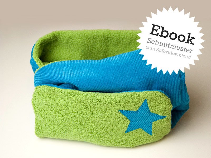 Wendbarer Loop-Schal aus grünem Frottee und blauem Cord mit Stern-Applikation