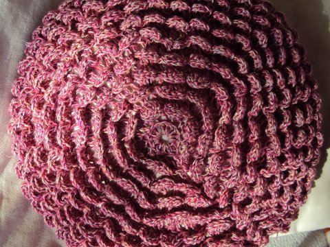 Kissen, Häkelkissen,Rüschenkissen, Blumenkissen aus Lurexgarn