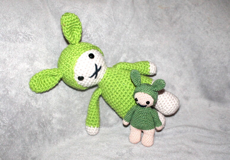 Crochet a Baby Doll – with Bunny, Bear or Cat Ears (EN & DE)