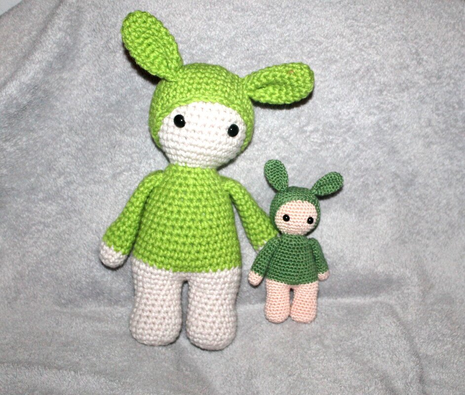 Grab toy and doll 2 sizes, 3 different ways