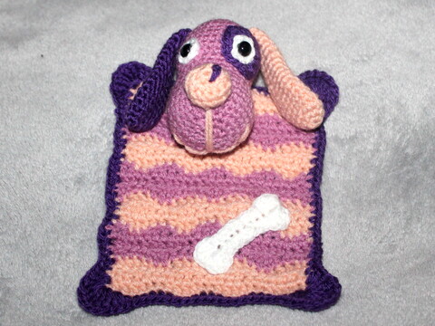 Crochet a Dog Lovey – with a Bone and a Scalloped Edge (EN & DE)