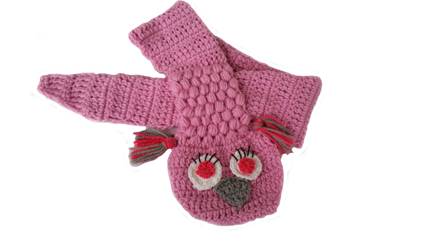 Rosa gehäkeltes Kinderhalstuch mit Gesichtsapplikation, Quasten und strukturierter Masche