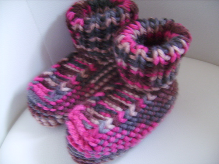 Hausschuhe, Hüttenschuhe in den Größen 36/37-38/39-40/41-42/43-44/46