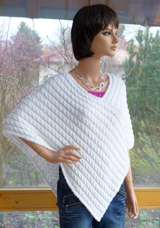 Strickanleitung Weißer Kurz-Poncho Gr. 38 - 42 - Bild 3