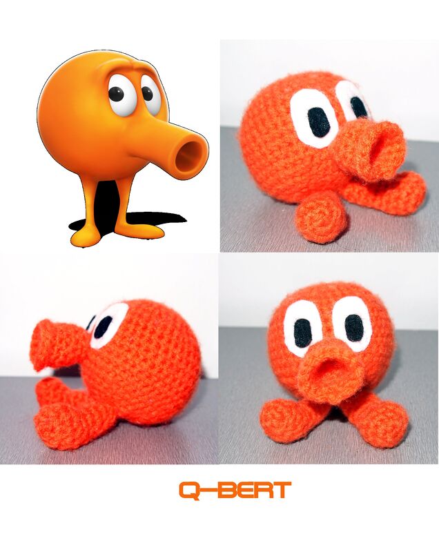 Vier Ansichten eines gehäkelten orangen Amigurumi mit becherförmigem Rüssel und weißen Augen