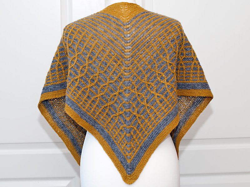 Mika - Triangle shawl - Image 3