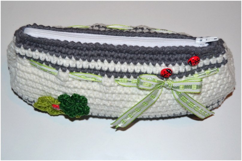 - HAPPINESS - "Viel Glück Tasche" mit Kleeblättern Applikation, Kosmetiktasche, Portmonee häkeln