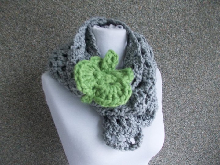 Häkelanleitung Schal, Hoodie, Steckschal, Häkelblüte, unisex, Schultertuch