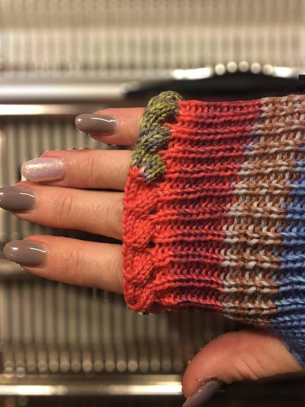 stitch crochet x how mitts *pattern fingerless for Pfaff/Passap DM80 made on