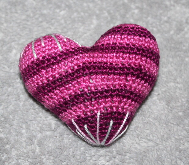 Bunte Herzchen Häkelanleitung