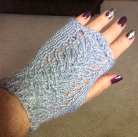 Lacey Vine Fingerless Gloves Knitted Pattern