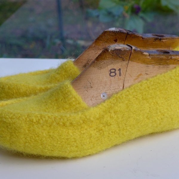 Knitting felting