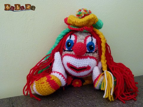 Clown-Mädchen Bimbolina, die Kuschel Puppe für Fasching - gehäkelt von Dadade 