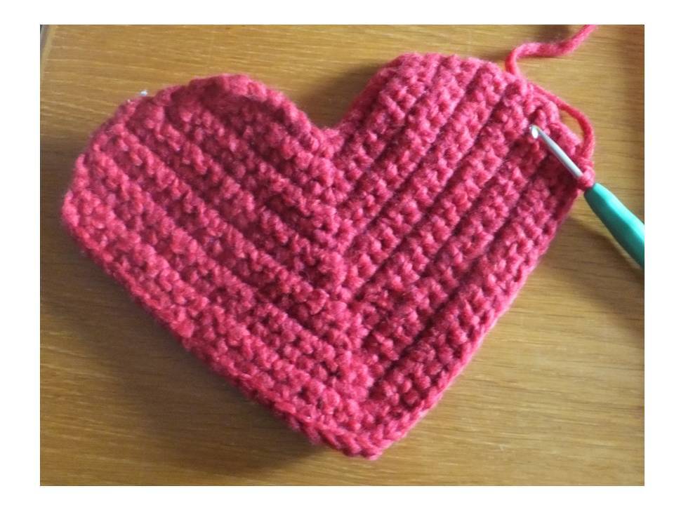 Geschenktasche Herz zu Valentinstag häkeln - Bild 3