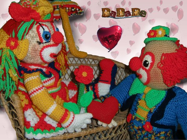 der Clown Bimbino und Bimbolina, feiern Valentin - gehäkelt von Dadade 