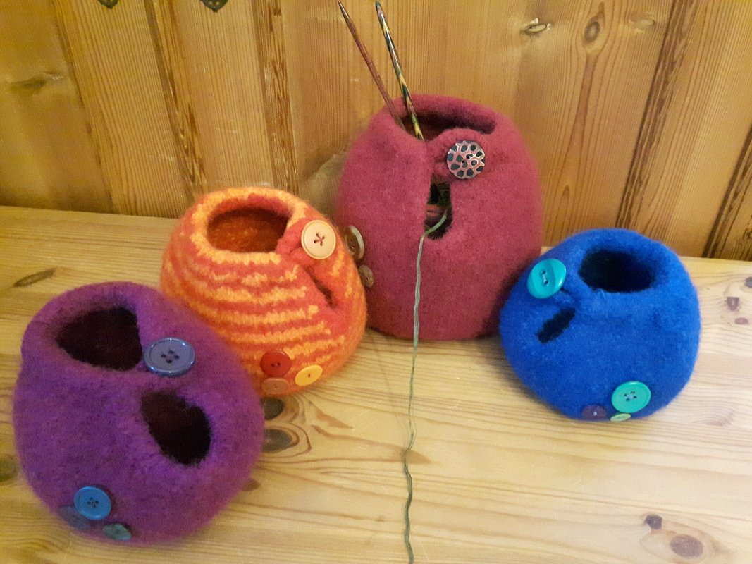 Yarn Bowls gestrickfilzt