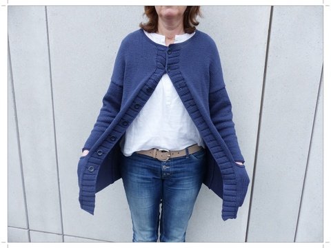 Strickjacke mit geräumigen Taschen,  Strickanleitung Größe S - L