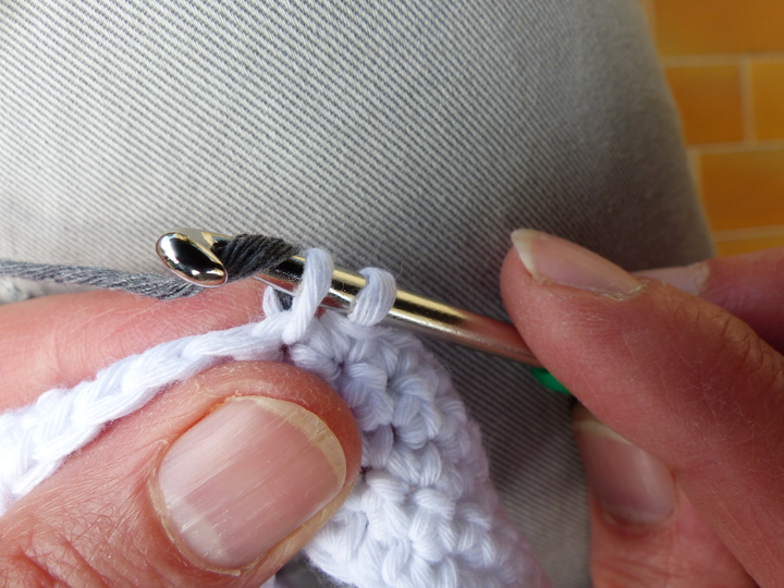 Topflappen mit Querstreifen, Häkelanleitung