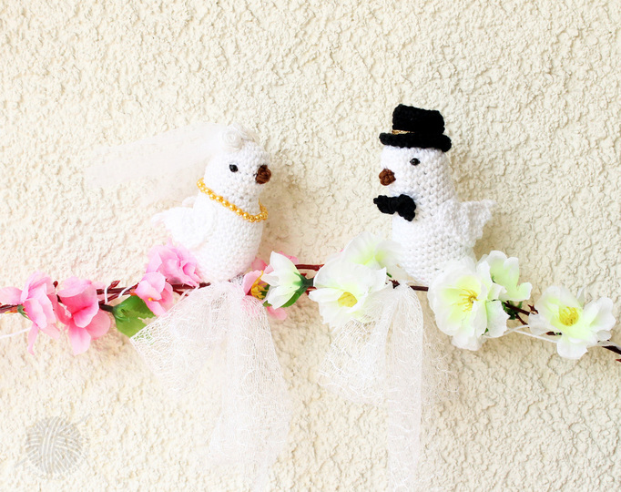 Wedding doves (bird), about 12 cm