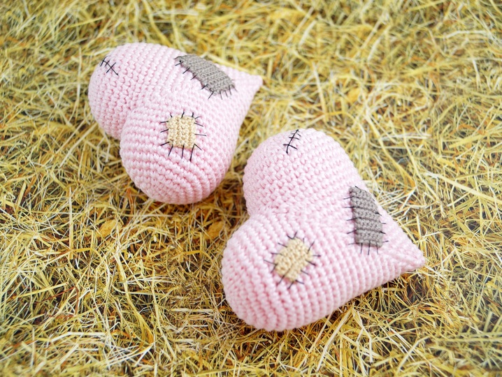 Verletztes Herz - Geschenk, Deko-Objekt, Duftkissen, Nadelkissen - Häkelanleitung