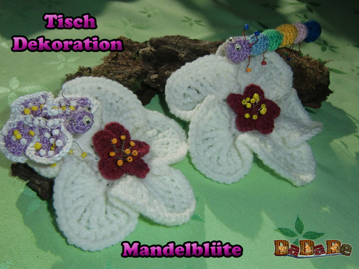 Tisch-Dekoration Mandelblüte mit Schmetterling und Tausendfüßer- von Dadade