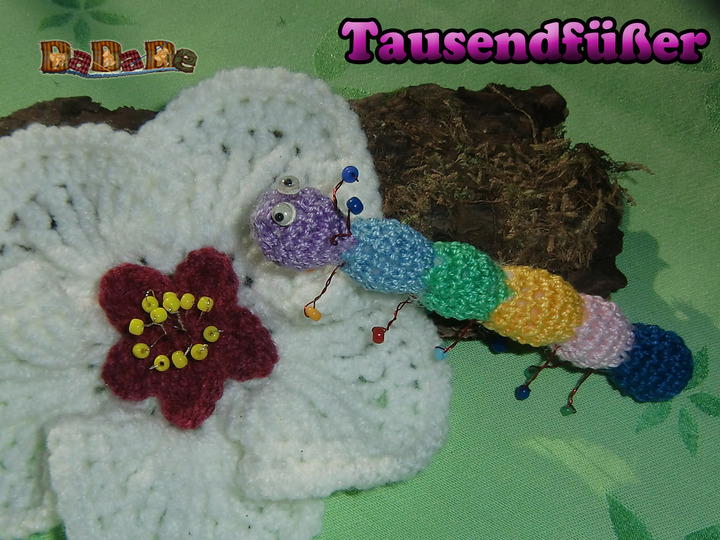 Tisch-Dekoration Mandelblüte mit Schmetterling und Tausendfüßer- von Dadade