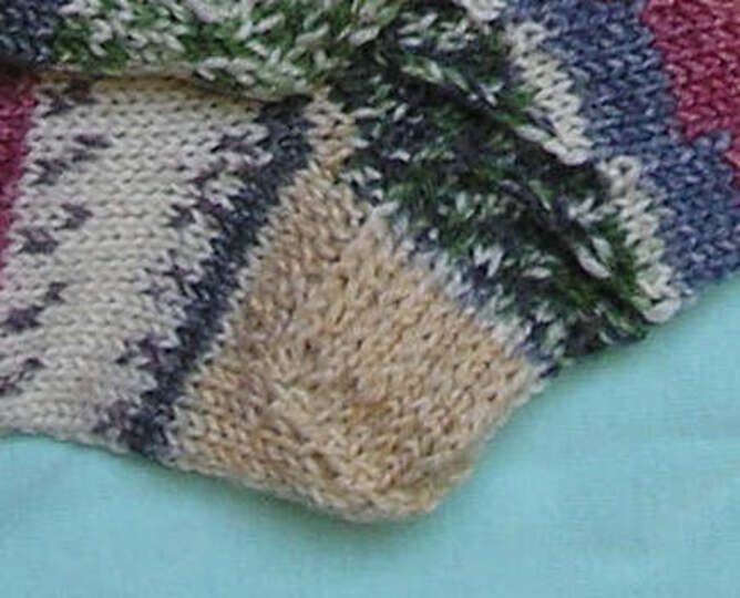 Strickanleitung Kniestrümpfe "Mustermix"