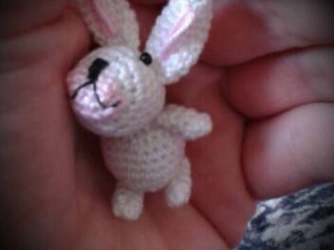 FreE-Book Mini-Hase Amigurumi Ostern Anhänger 