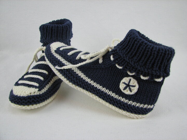 Knitting pattern - Slipper socks "Sneakers" * US 4 - 14 * UK 2 - 12