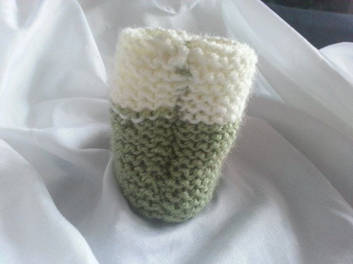 Strickanleitung Babyschuh, Babystiefelchen - bis vier Monate tragbar