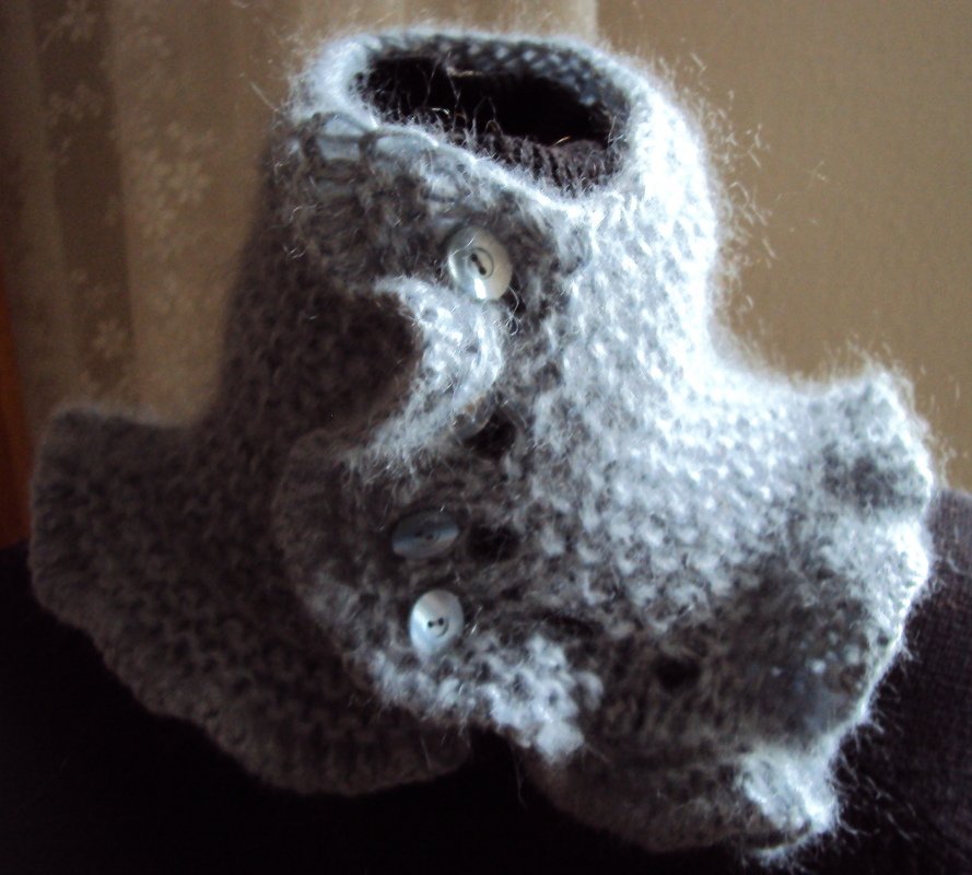 Gestrickter Kurzschal, flauschiger Halswärmer