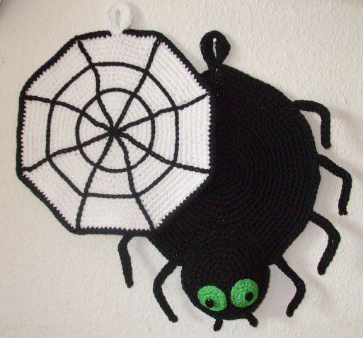 Anleitung zum Häkeln für 2 richtige Hingucker - Spinne und Spinnennetz als Topflappen - - Bild 2
