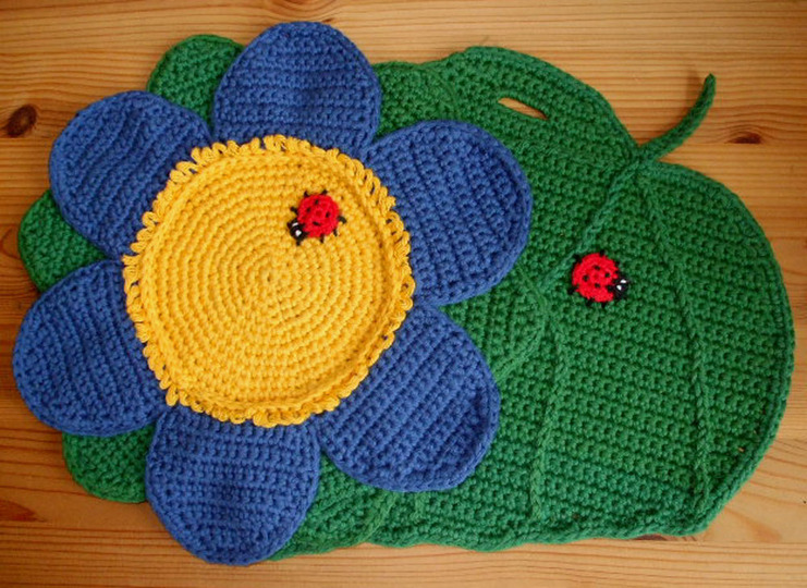Topflappen häkeln - Blatt und Blüte mit Marienkäfer - Häkelanleitung 