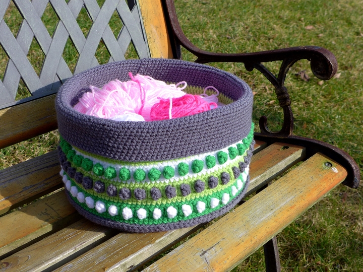 Häkelanleitung: Großer runder Korb mit Bobbeln und Umschlagrand