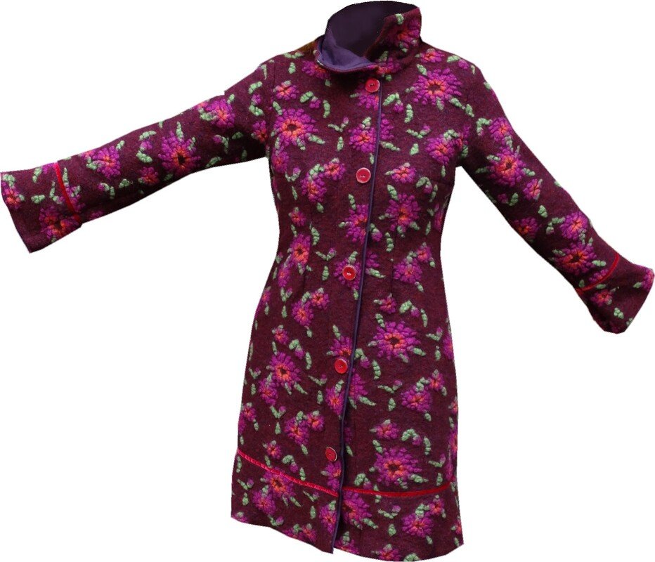 Taillierter Damenmantel mit Knopfleiste, Stehkragen und floralem Muster